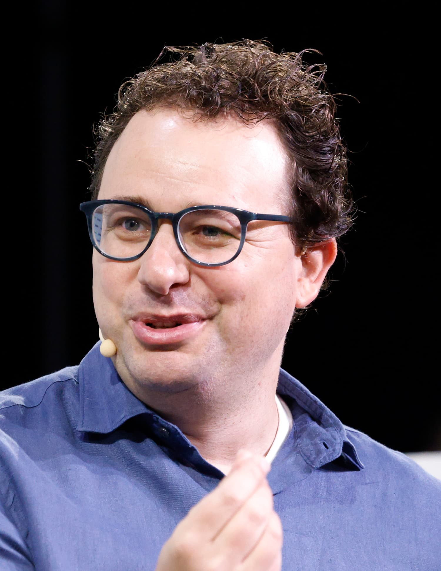 Dario Amodei durante una conversación pública en TechCrunch Disrupt 2023